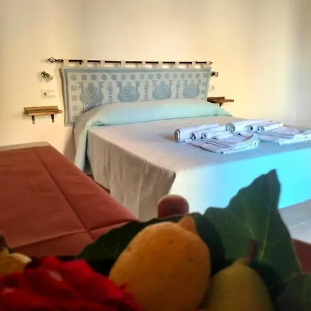 I Doni Del Mandorlo Farm stay *